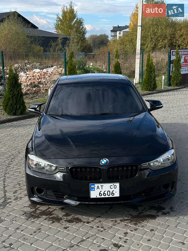 Седан BMW 3 Series 2013 в Надворной