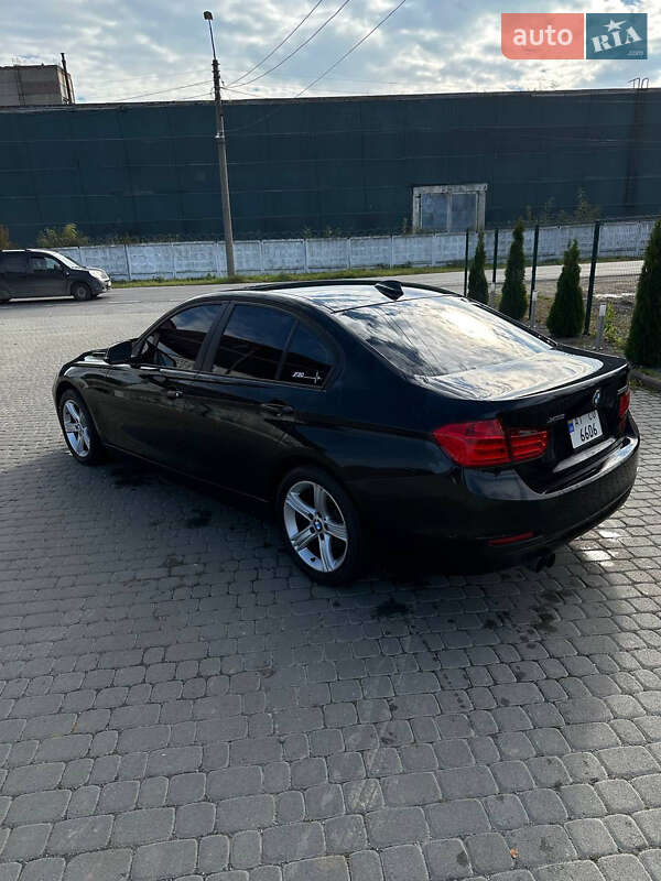 Седан BMW 3 Series 2013 в Надворной