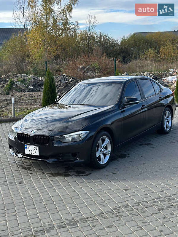 Седан BMW 3 Series 2013 в Надворной