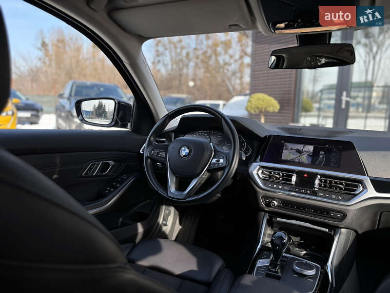 Седан BMW 3 Series 2020 в Львове