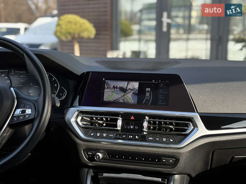 Седан BMW 3 Series 2020 в Львове