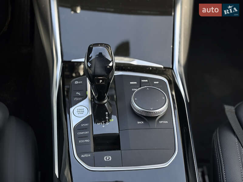 Седан BMW 3 Series 2020 в Львове