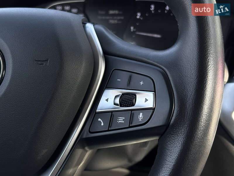 Седан BMW 3 Series 2020 в Львове