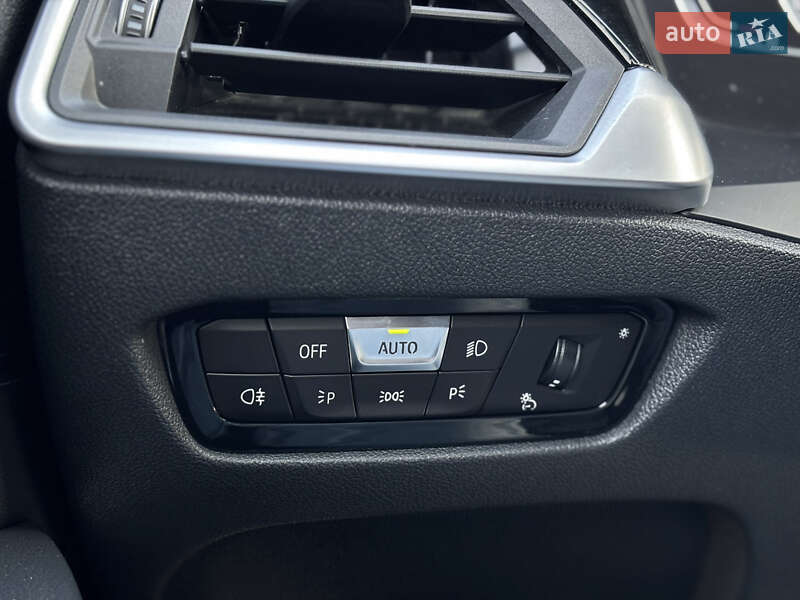 Седан BMW 3 Series 2020 в Львове