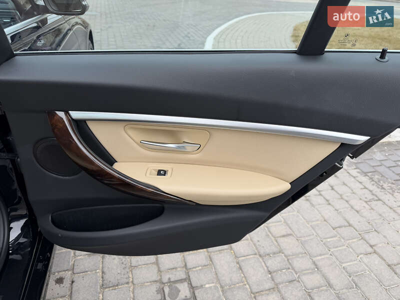 Седан BMW 3 Series 2017 в Одессе