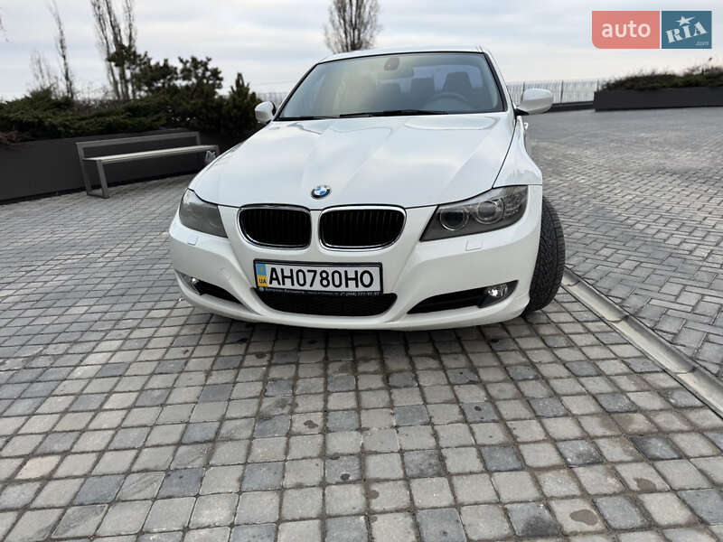 Седан BMW 3 Series 2011 в Одессе