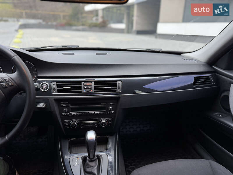 Седан BMW 3 Series 2011 в Одессе