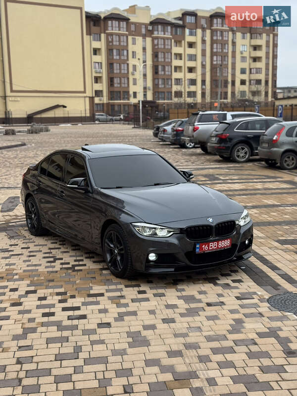 Седан BMW 3 Series 2018 в Измаиле