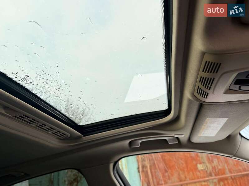 Седан BMW 3 Series 2016 в Києві