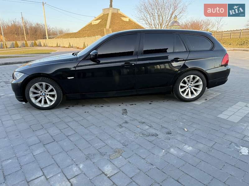 Универсал BMW 3 Series 2011 в Мостиске