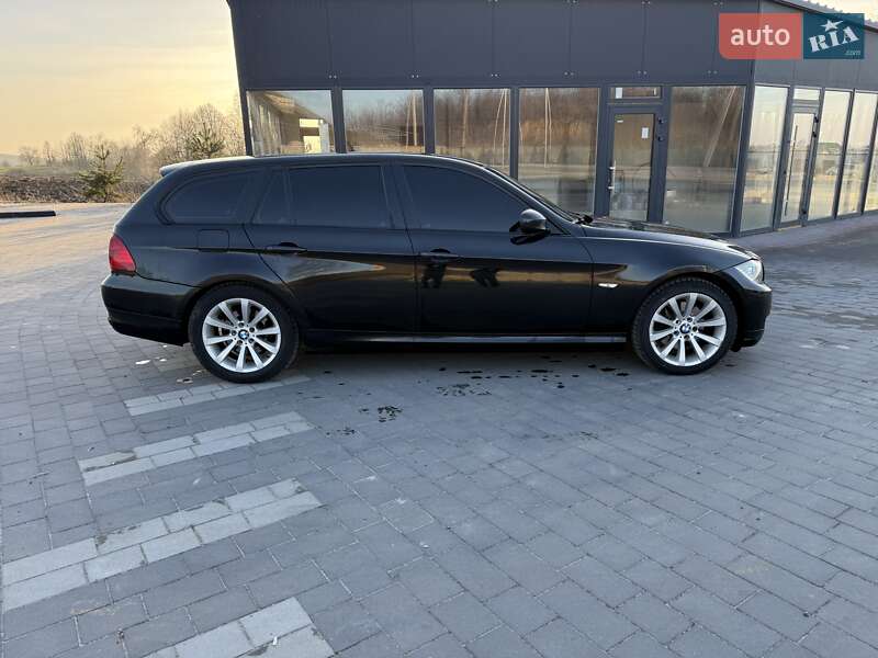 Универсал BMW 3 Series 2011 в Мостиске
