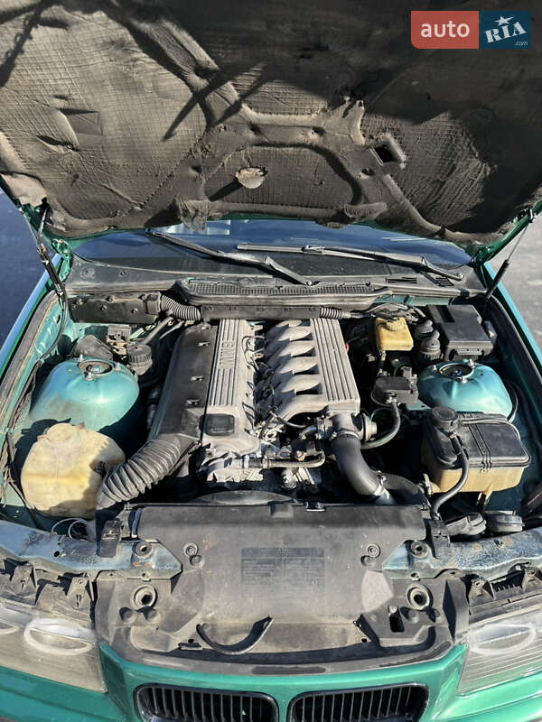 Седан BMW 3 Series 1994 в Ровно