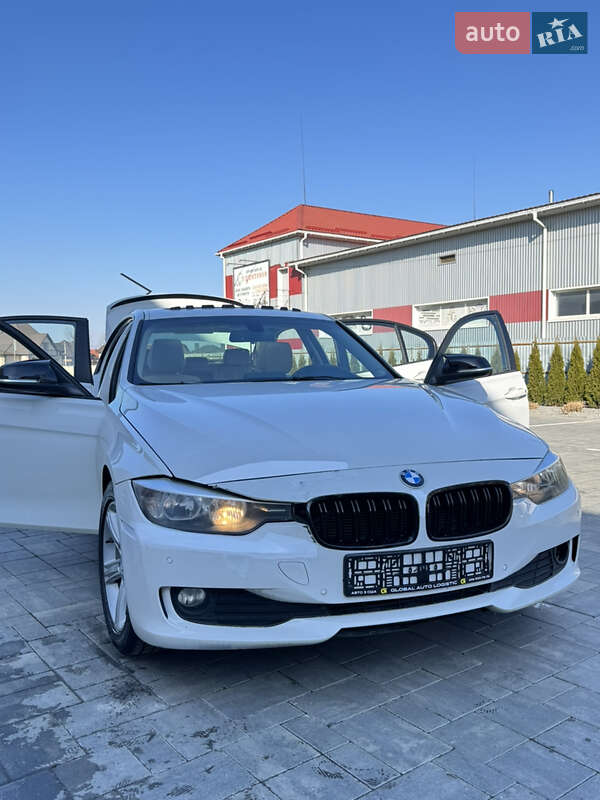 Седан BMW 3 Series 2015 в Луцке