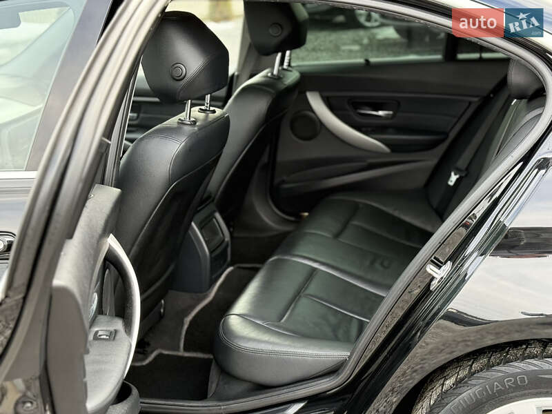 Седан BMW 3 Series 2013 в Черновцах