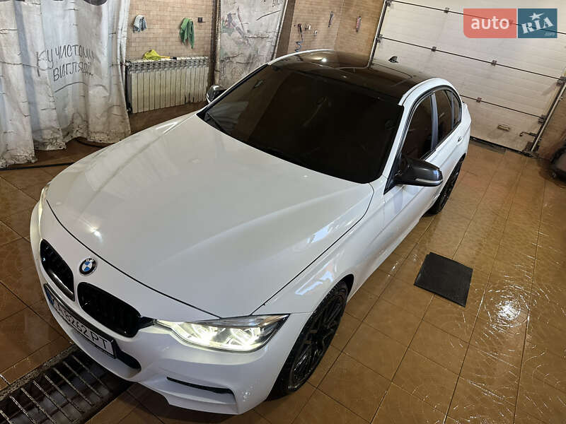 Седан BMW 3 Series 2014 в Киеве