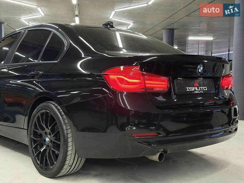 Седан BMW 3 Series 2016 в Одессе