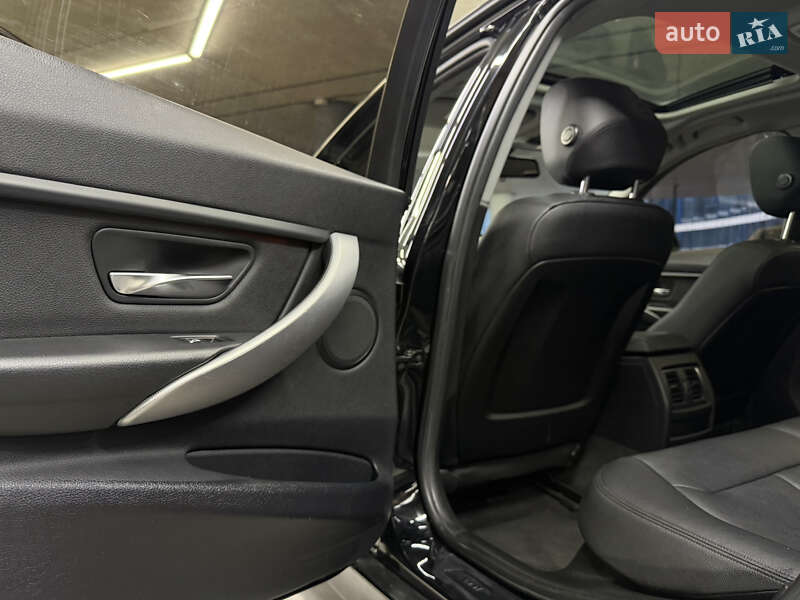 Седан BMW 3 Series 2016 в Одессе