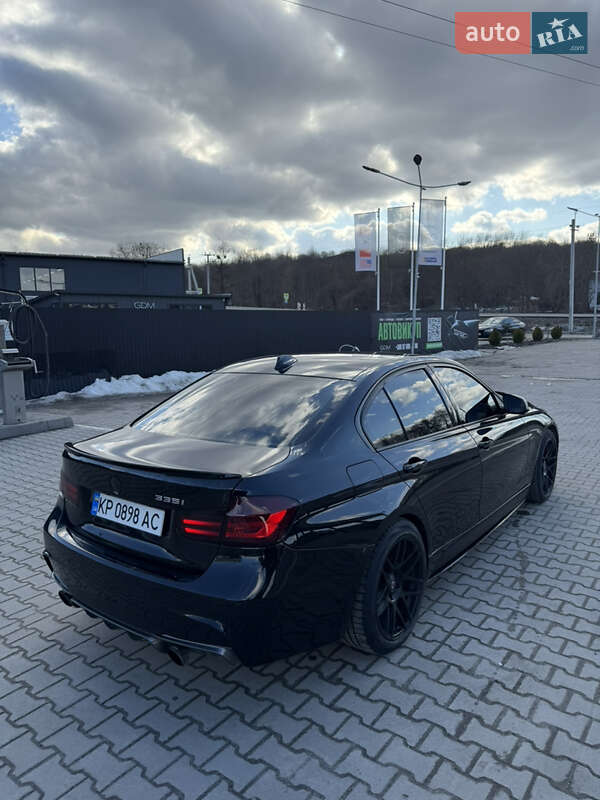 Седан BMW 3 Series 2011 в Львове