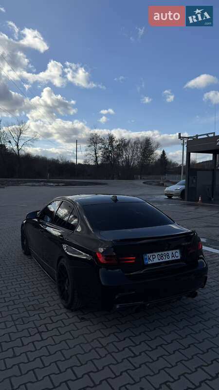 Седан BMW 3 Series 2011 в Львове