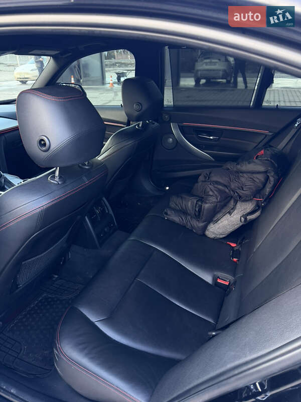 Седан BMW 3 Series 2011 в Львове