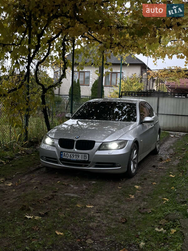 Седан BMW 3 Series 2006 в Ужгороде