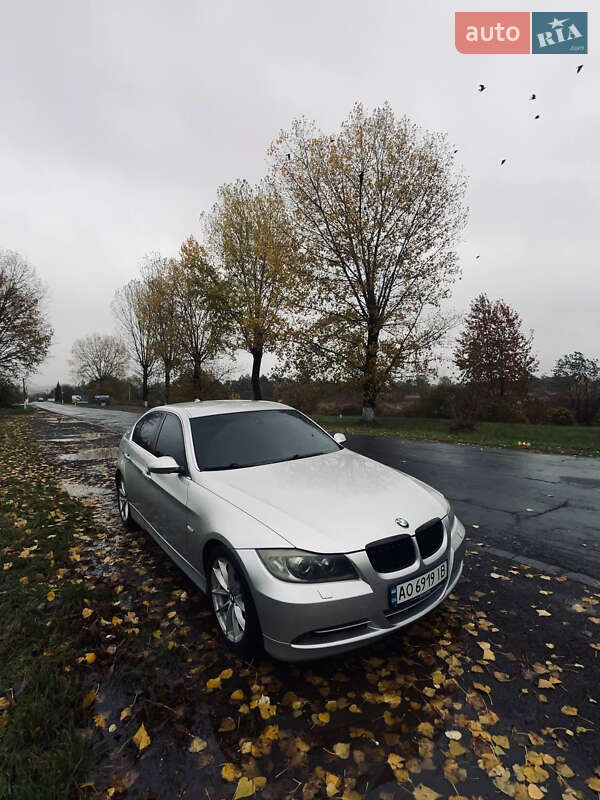 Седан BMW 3 Series 2006 в Ужгороде