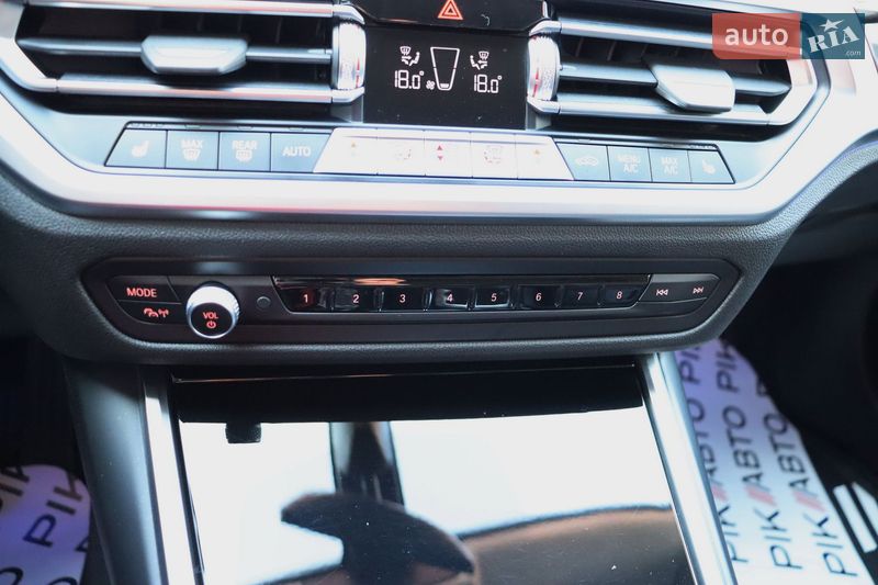 Седан BMW 3 Series 2022 в Львове