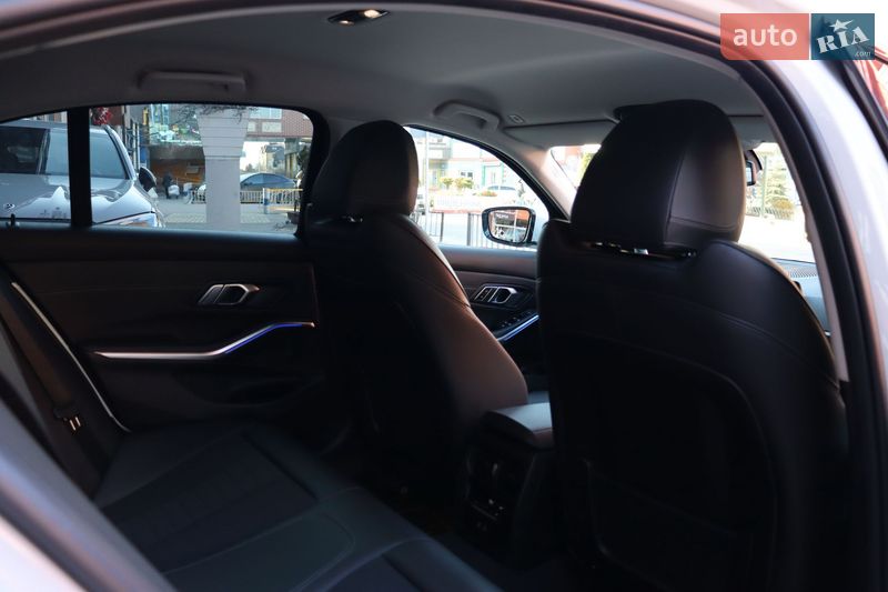 Седан BMW 3 Series 2022 в Львове