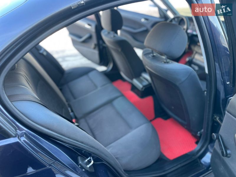 Седан BMW 3 Series 2003 в Хмельницком