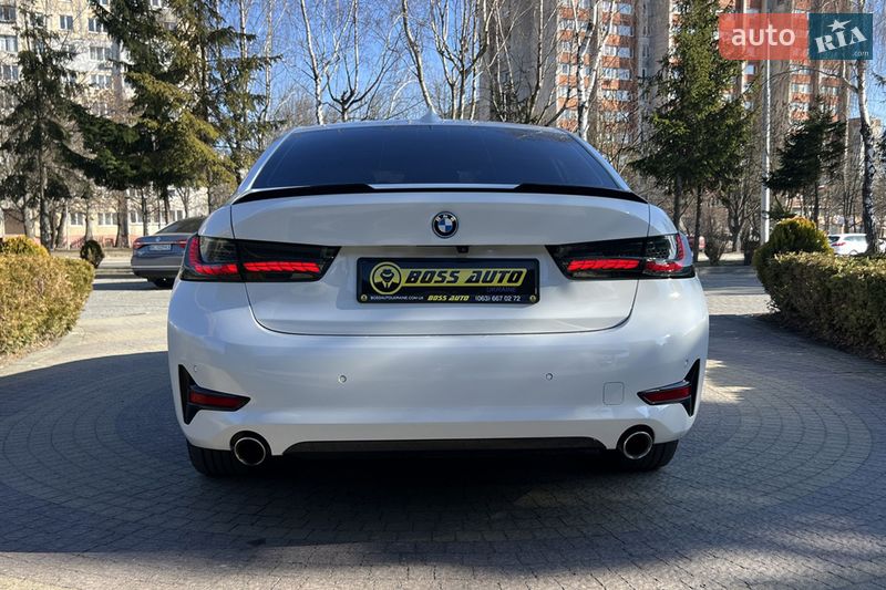 Седан BMW 3 Series 2022 в Львове