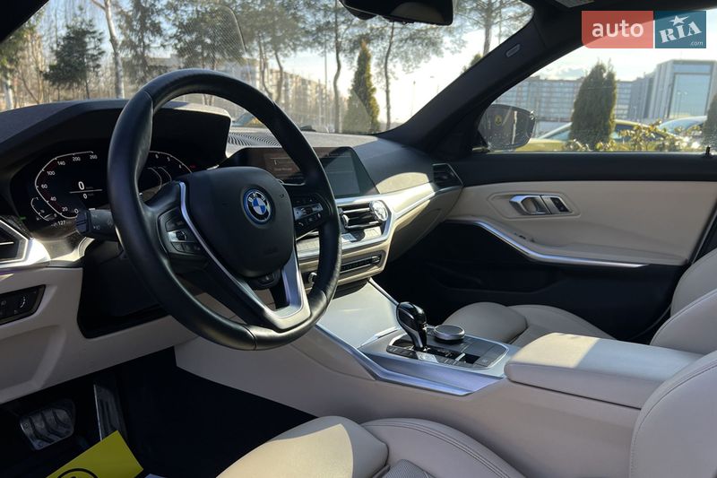 Седан BMW 3 Series 2022 в Львове