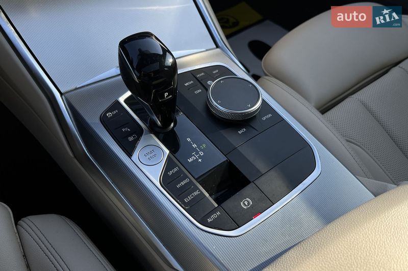 Седан BMW 3 Series 2022 в Львове