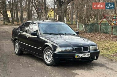 Седан BMW 3 Series 1994 в Жовкві