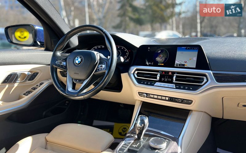 Седан BMW 3 Series 2019 в Львове