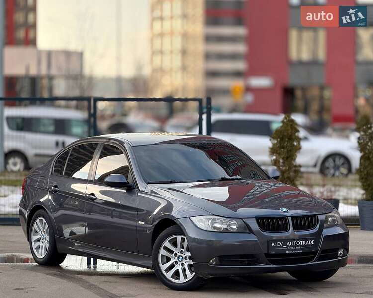 Седан BMW 3 Series 2005 в Киеве