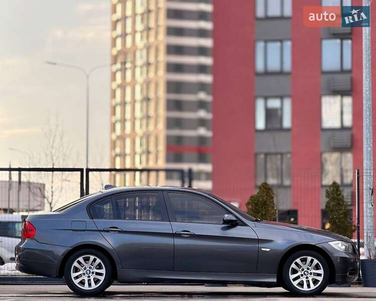 Седан BMW 3 Series 2005 в Киеве