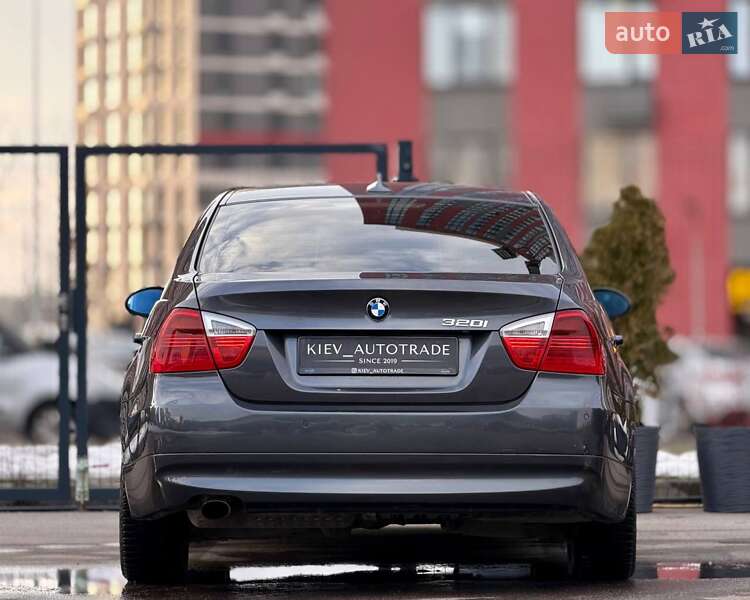 Седан BMW 3 Series 2005 в Киеве