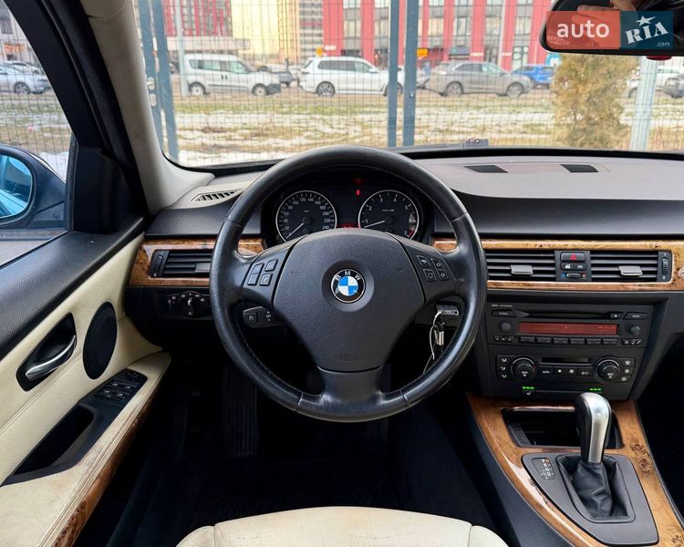 Седан BMW 3 Series 2005 в Киеве