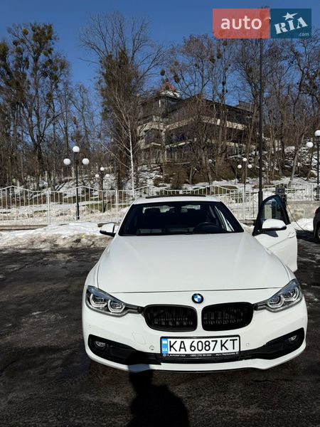 Седан BMW 3 Series 2018 в Киеве