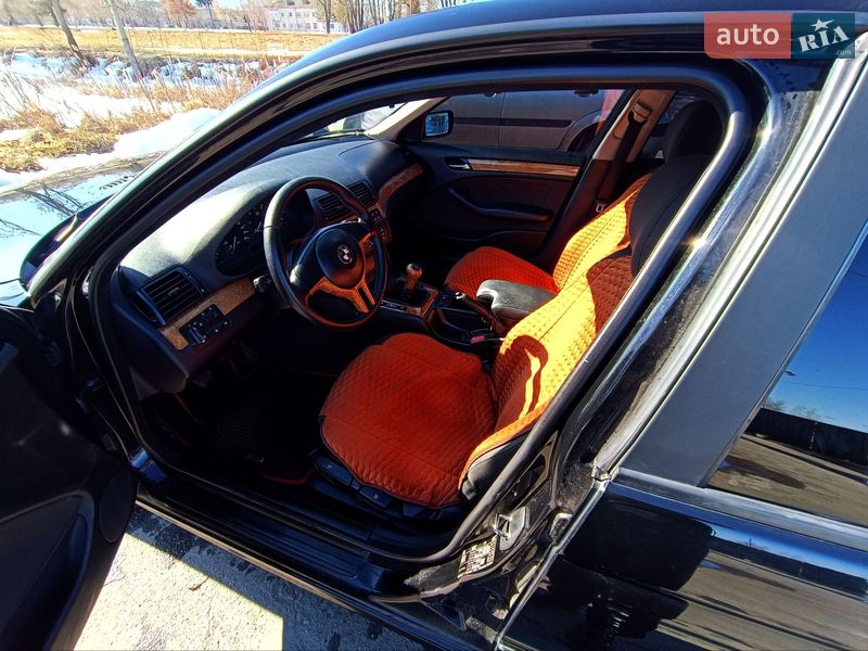Седан BMW 3 Series 2004 в Романіву