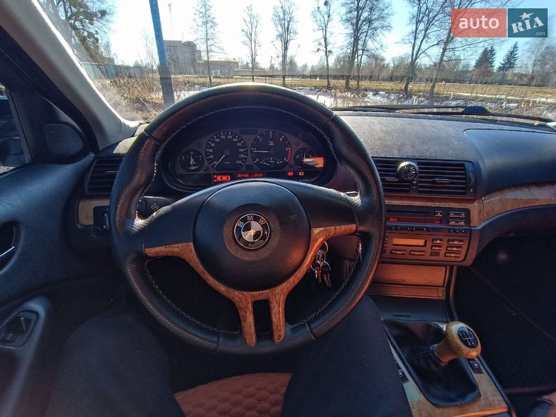 Седан BMW 3 Series 2004 в Романіву
