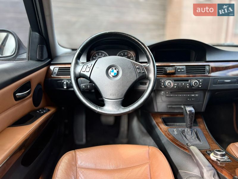 Седан BMW 3 Series 2011 в Николаеве
