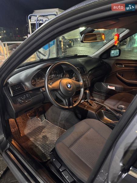 Седан BMW 3 Series 2004 в Киеве