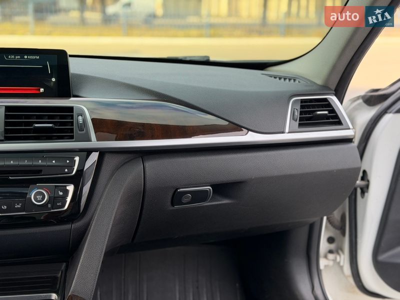 Седан BMW 3 Series 2016 в Одессе