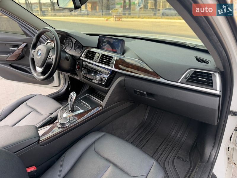 Седан BMW 3 Series 2016 в Одессе