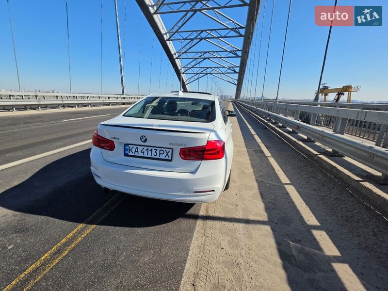 Седан BMW 3 Series 2016 в Киеве