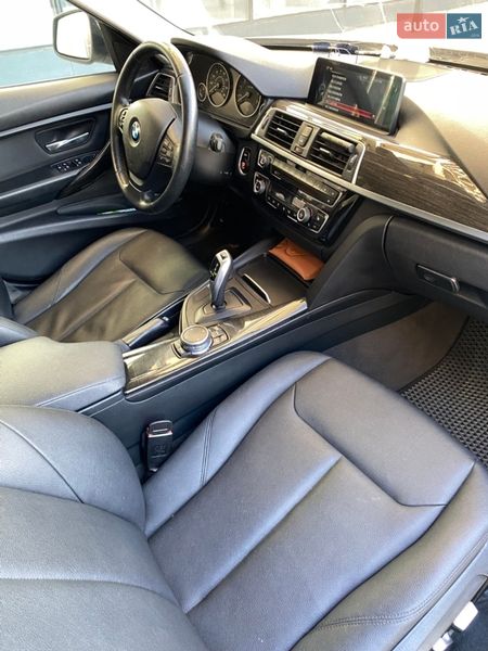 Седан BMW 3 Series 2016 в Киеве