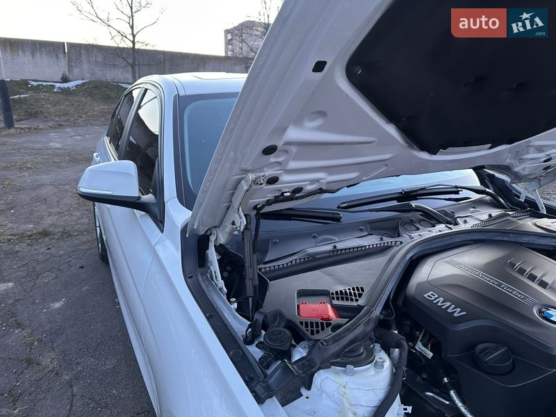 Седан BMW 3 Series 2015 в Новоднестровске