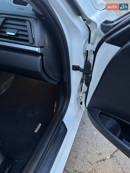 Седан BMW 3 Series 2015 в Новоднестровске