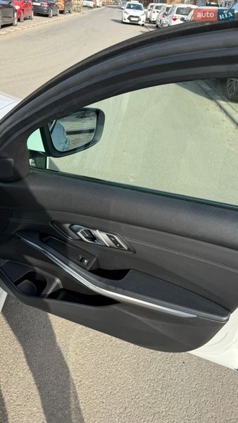 Седан BMW 3 Series 2019 в Запорожье